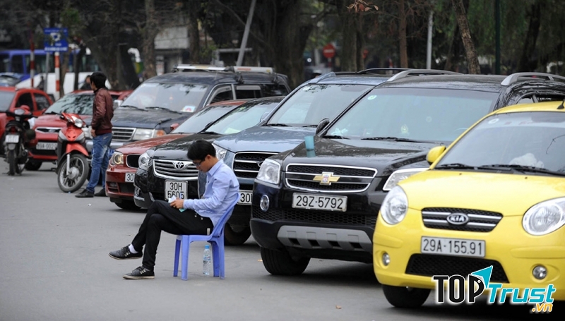 Mở các điểm trông giữ xe ngày Tết.