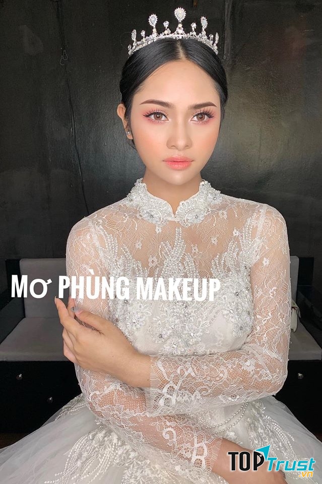 Mơ Phùng Makeup Artist