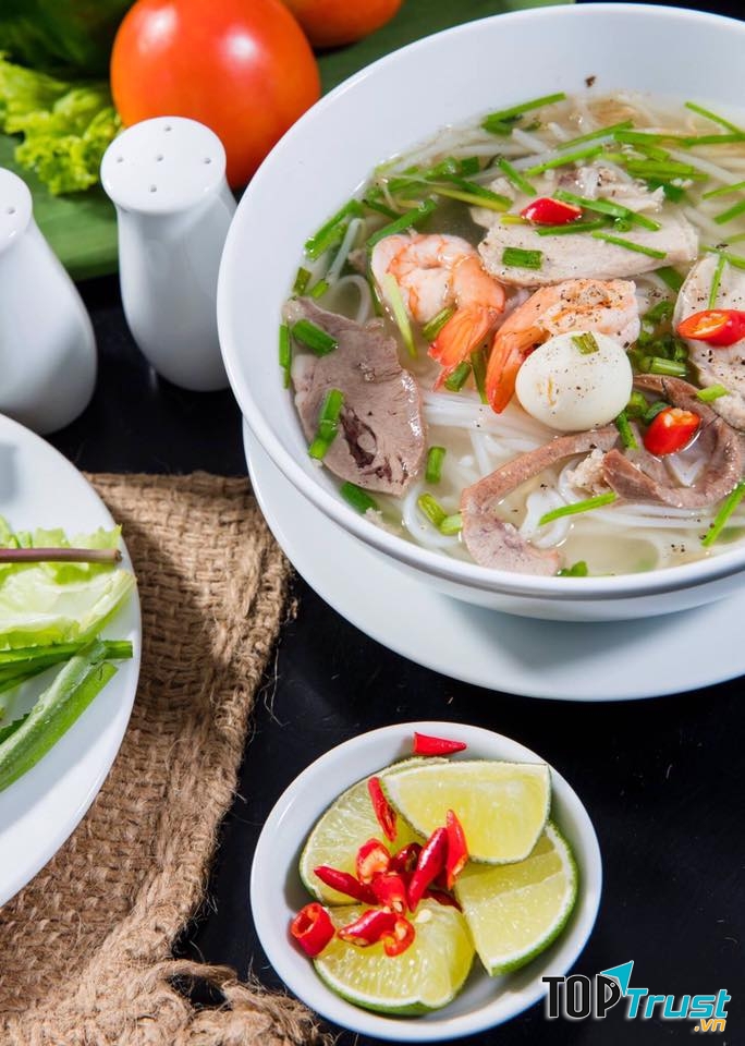 Hủ tiếu Nam Vang tại Mộc Coffee Huouse được rất nhiều khách hàng yêu thích