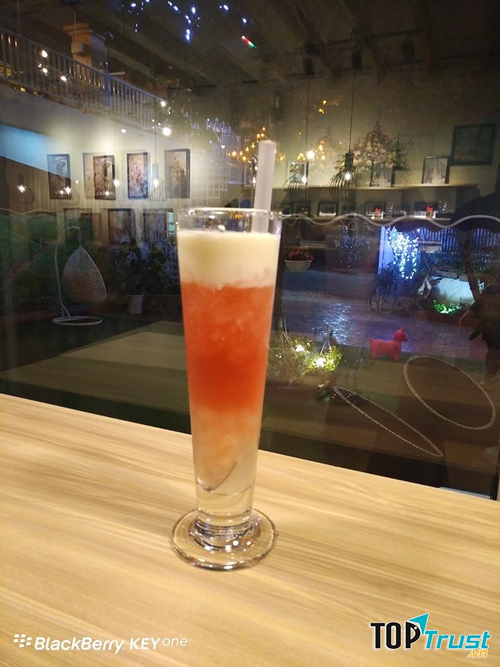 Mộc Coffee sinh ra để dành cho những team nào “sống ảo”. Mọi góc của Mộc đều có thể cho ra những bức ảnh lung linh