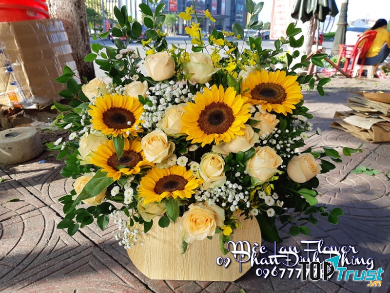 Mẫu hoa đơn giản mà sang trọng, hiện đại tại Mộc Lan Flower