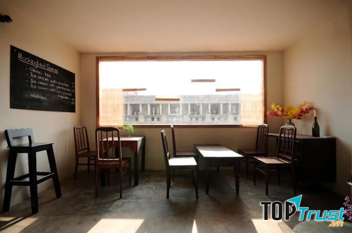 Mockingbird Cafe