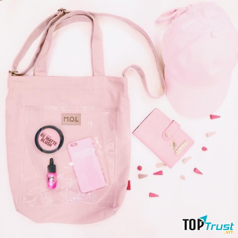 Túi xách tại M.O.L Store