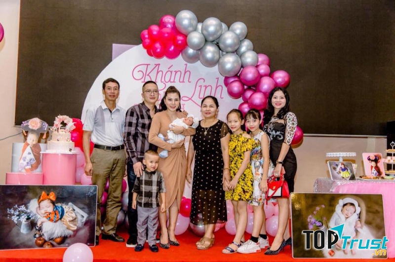   Moment Decor & Photo