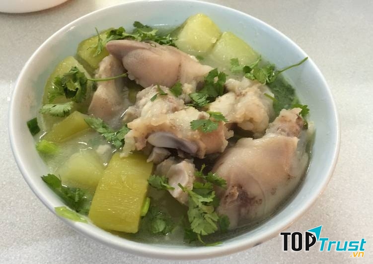 Móng Giò giúp mẹ lợi sữa, đu đủ lại ngọt kết hợp thành món canh bổ dưỡng, thơm ngon