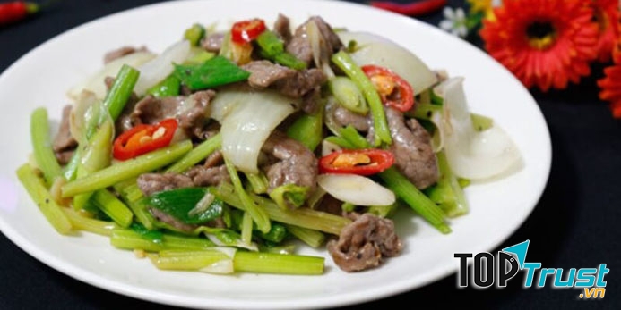 Món bèo tây xào thịt bò