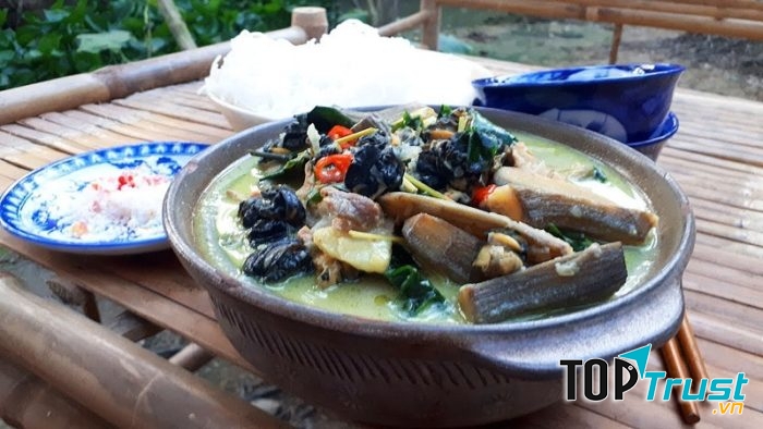 Món chuối xanh nấu ốc