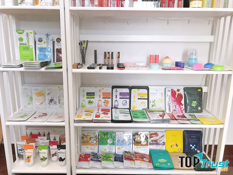 MON Cosmetics
