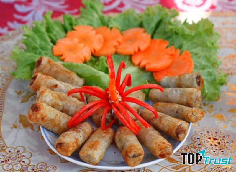 Món nem rán nóng giòn