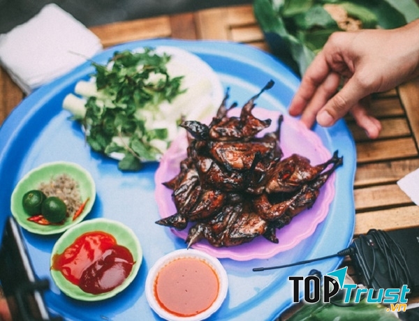 Đến Hà Nội không thể không thưởng thức chim nướng Tạ Hiện