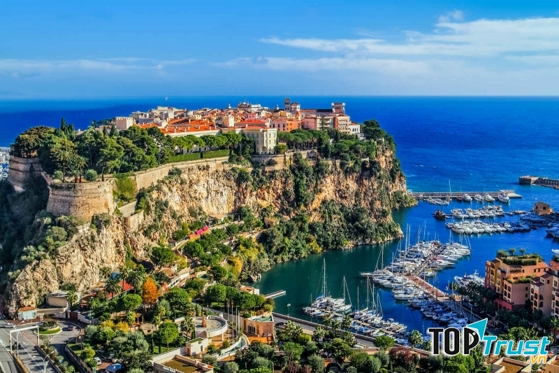 GDP/người/năm của Monaco là 163.026 USD