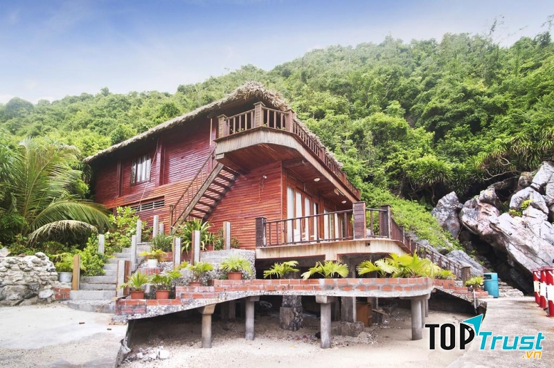 Monkey Island Resort