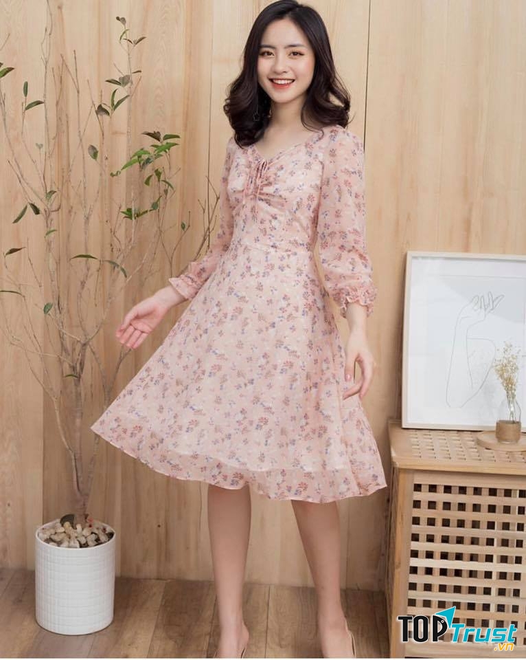 ầu hết, phong cách các sản phẩm của shop đều trông rất nữ tính và dễ thương