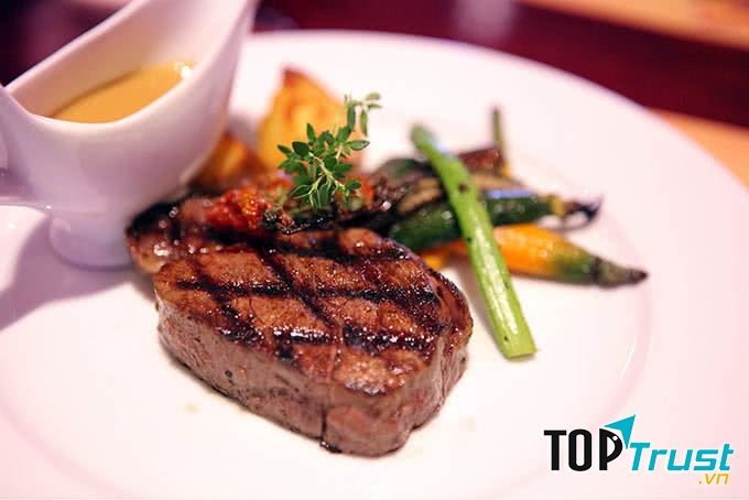 Moo Beef Steak - Nguyễn Khánh Toàn