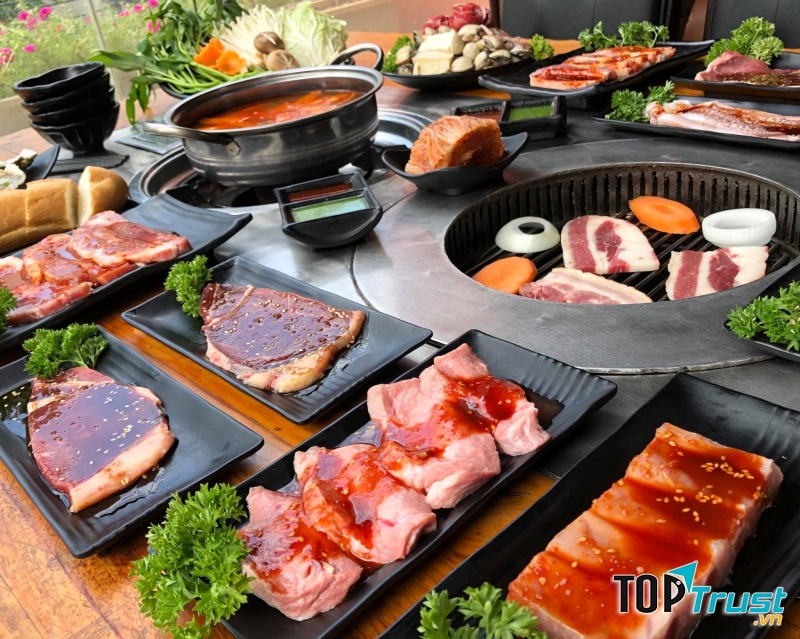 Là quán buffet cả lẩu và nướng ngon, Moon BBQ là quán buffet nướng cũng được khá nhiều thực khách lui đến.