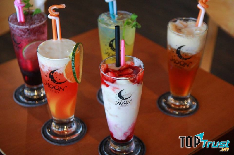 Ly sinh tố đầy ắp, thơm ngon