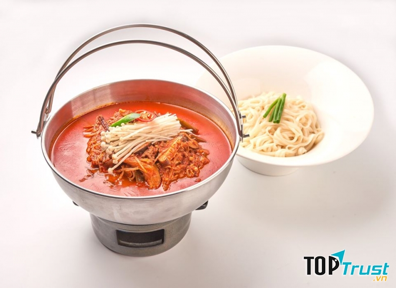 Moon's Kitchen Phú Nhuận