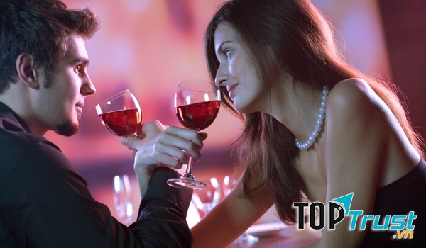 Một bữa tối lãng mạn sẽ làm nàng thấy bạn thật ngọt ngào.