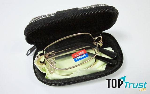 Kính lão giúp người cao tuổi đọc sách báo rất tốt