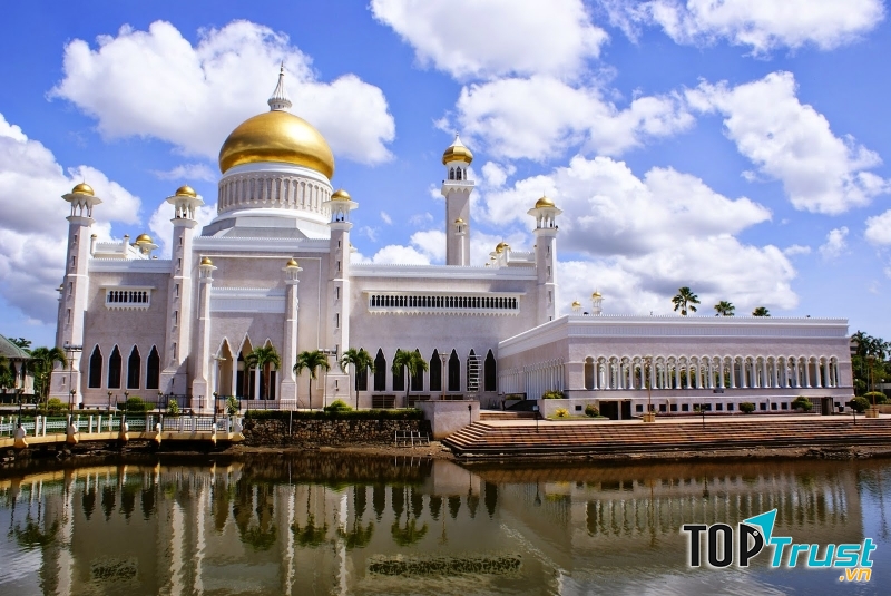 Hãy nhớ rằng Brunei là thánh địa tôn sùng đạo Hồi nổi tiếng trên thế giới và mọi quy tắc nghiêm ngặt đều bắt nguồn từ tôn giáo này.