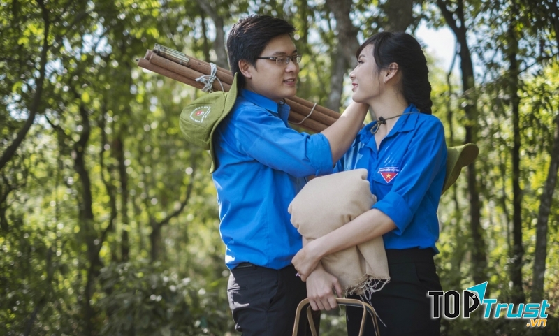 Một người ấm áp, biết sẻ chia và yêu thương.