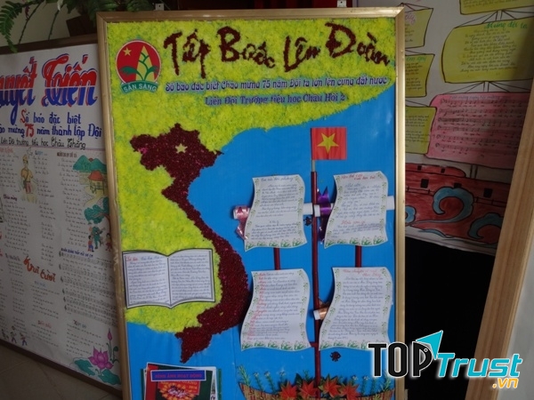 Mẫu báo tường tự làm đặc sắc