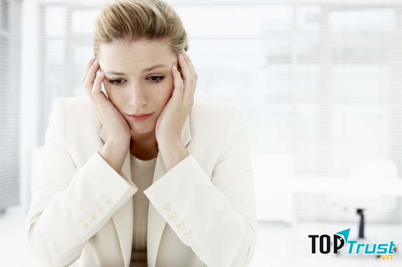 Thường xuyên lo lắng.