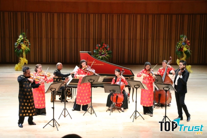 Một vé nghe buổi hòa nhạc hay buổi nhạc vàng hay mà bố mẹ thích