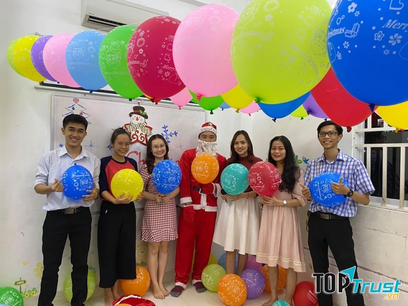 Ms.HUYEN English Center