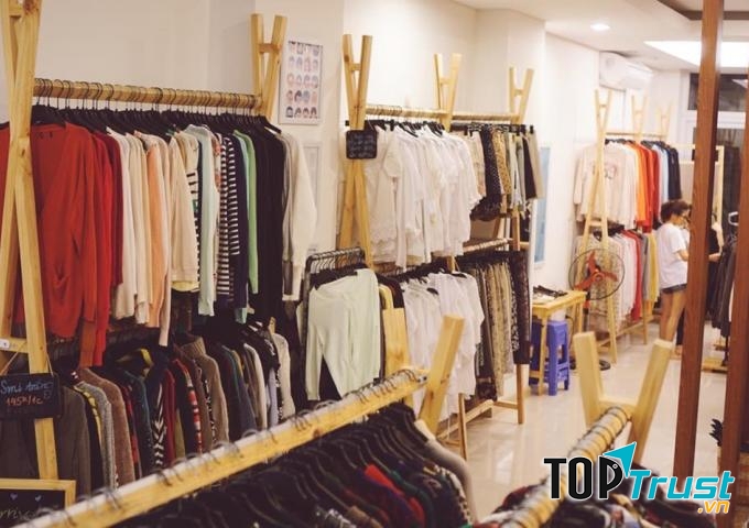 Thông tin cửa hàng được cập nhật rõ ràng trên nhóm