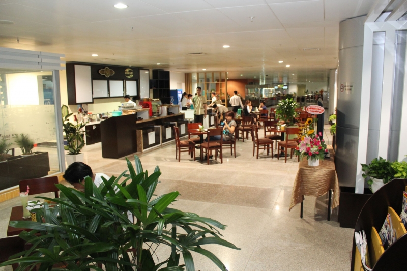 Đồ ăn ở sân bay thường đắt hơn so với bên ngoài  (Nguồn: Sưu tầm)