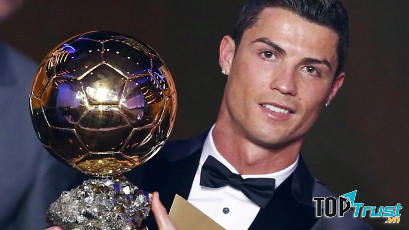 Ronaldo giành được Quả bóng vàng lần thứ 2