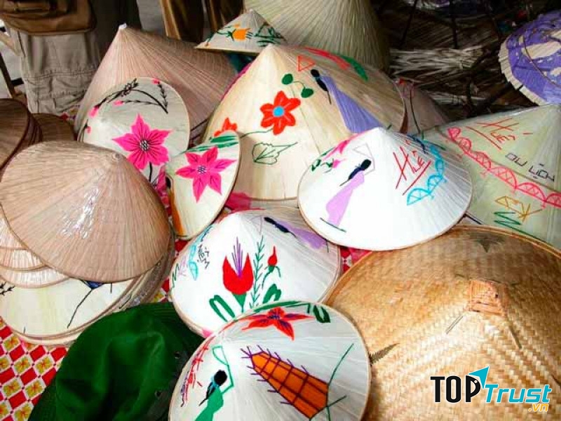 Nón bài thơ là một tác phẩm nghệ thuật