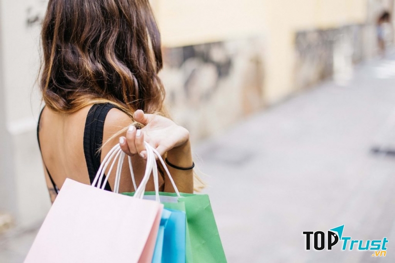 Mua sắm phung phí