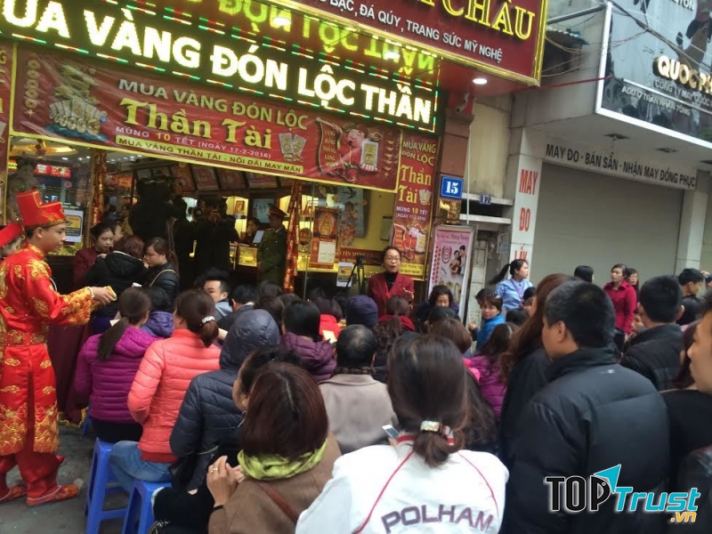 Nên mua vàng vào ngày thần tài