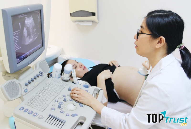 Sẩy thai, không có phôi thai (trứng trống) hoặc mang thai ngoài tử cung có thể khiến mức độ hCG thấp và trở thành dấu hiệu thai yếu rất nguy hiểm.