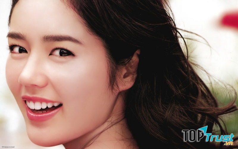 Hình ảnh minh họa mũi cao, đầu mũi tròn