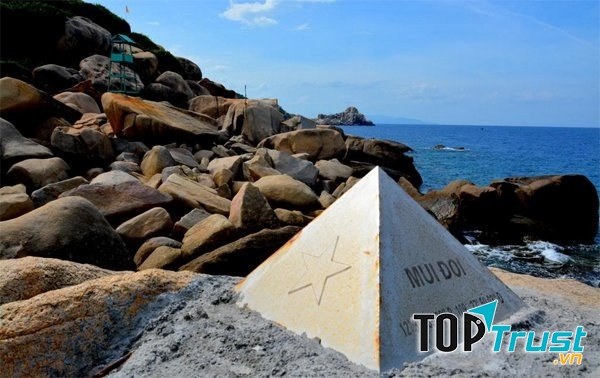 Mũi cực Đông - địa điểm phượt tuyệt vời nhất tại Nha Trang