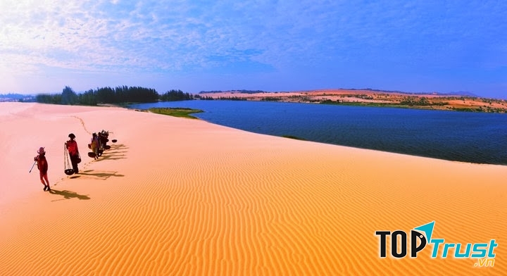 Triền cát dài ở Mũi Né.