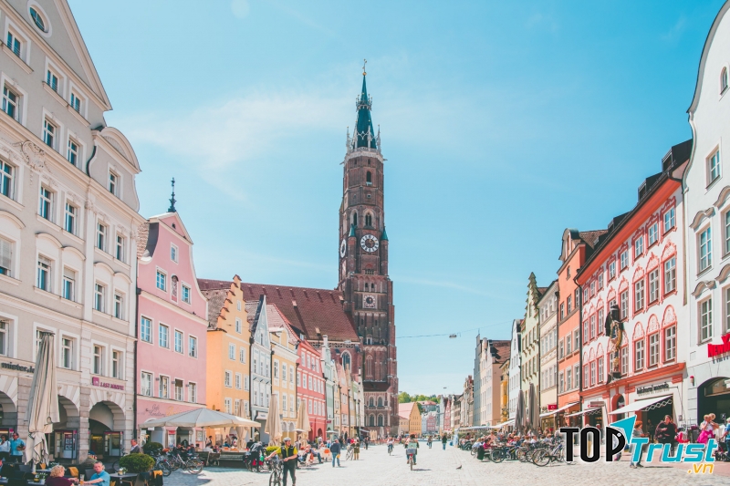 Munich có thời tiết ôn đới mát mẻ khiến cho thành phố này là điểm đến lý tưởng cho các cặp đôi