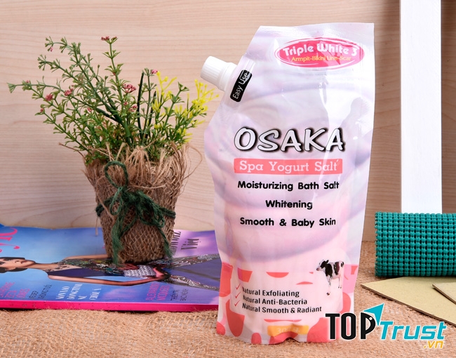 Muối tắm Osaka được đóng gói bao bì tiện lợi với nắp vặn