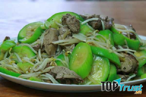 Mướp giá xào lòng gà