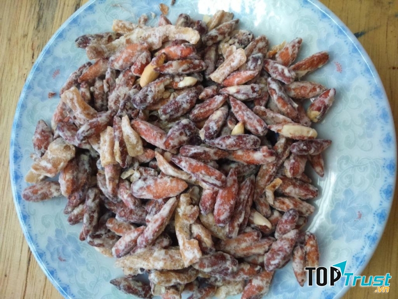 Mứt hạt bàng là một trong những món ăn đặc sản ngon nổi tiếng nhất Côn Đảo