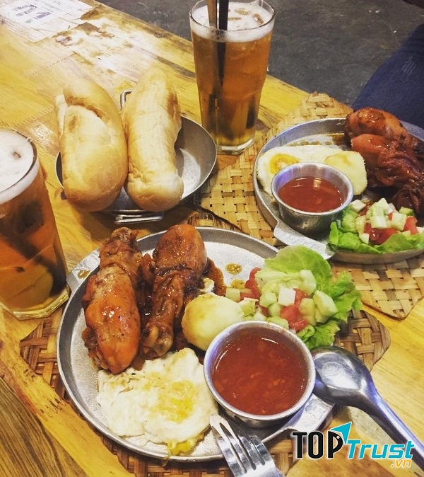 Đồ ăn siêu ngon tại Muvie Haus