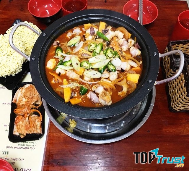 Mỳ bạch tuộc xào cay