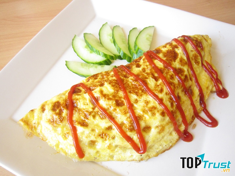 Nhiều bà nội trợ có thói quen cho bột canh có mì chính khi đánh trứng