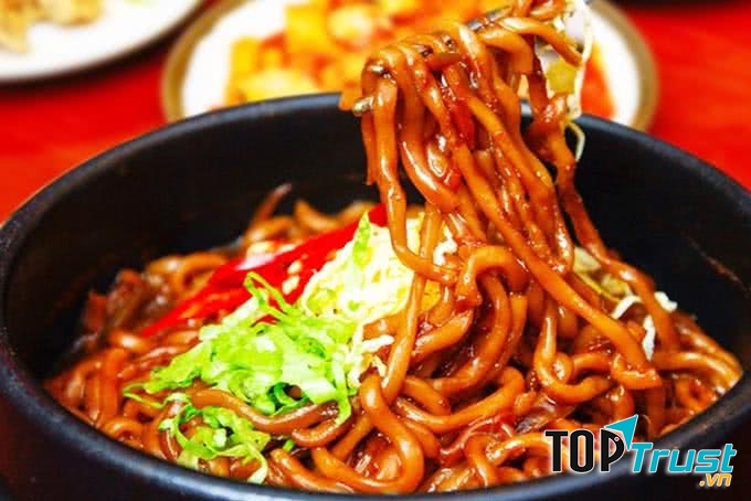 Mỳ đen Jajangmyeon