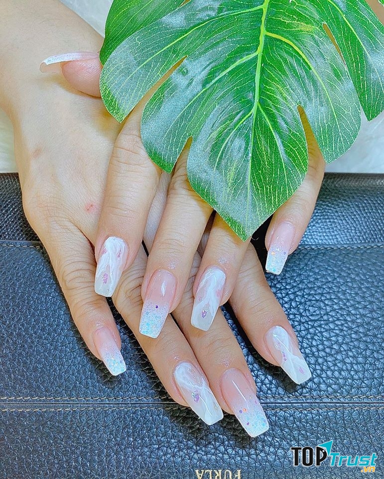 Mẫu móng tay thanh lịch được làm bởi Mỹ Lệ nail