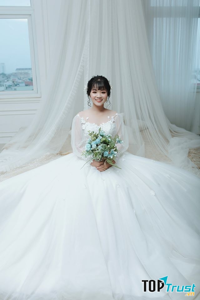 Mỹ Mỹ Áo cưới