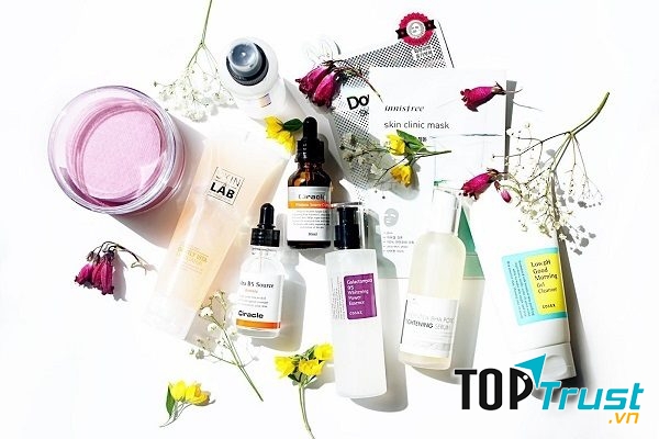 Tặng mỹ phẩm cho ngày phụ nữ